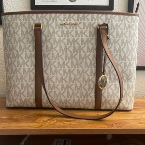 Michael Kors tote